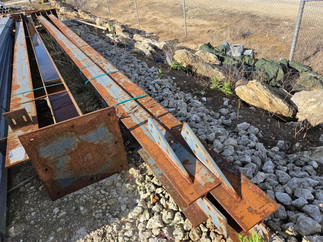 I-Beam Factory/Shed Supports 200x200 with base plate - photo 5