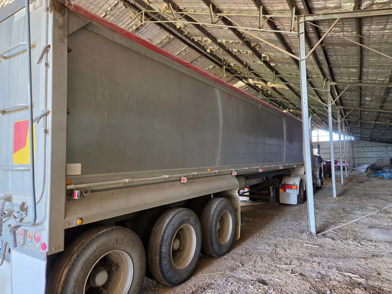 2001 Sloanebuilt Tri-axle Grain Tipper - photo 6