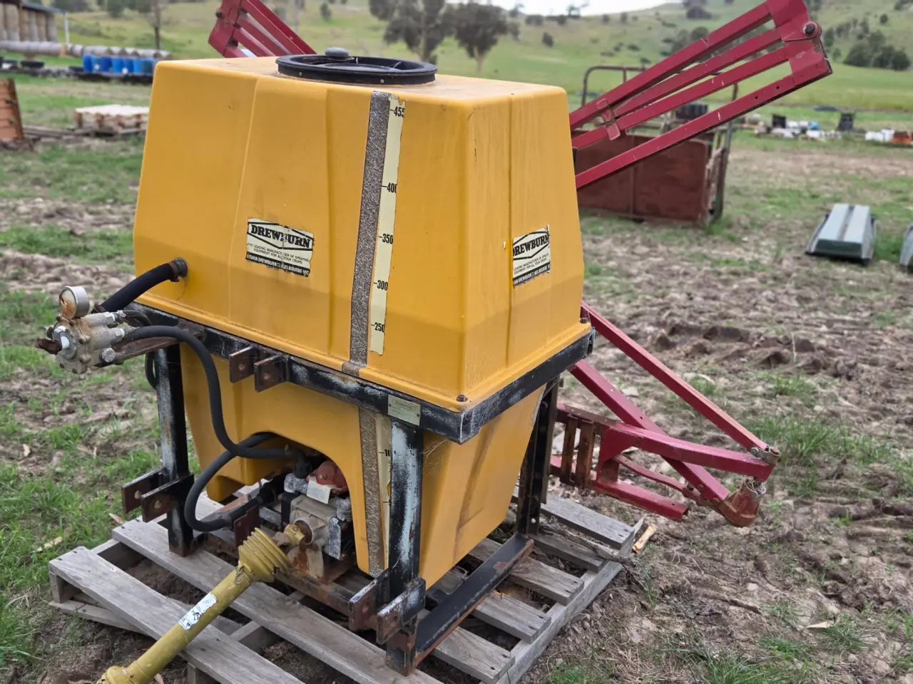 Used - 3pl Drewburn Spray Tank with Pump - photo 2