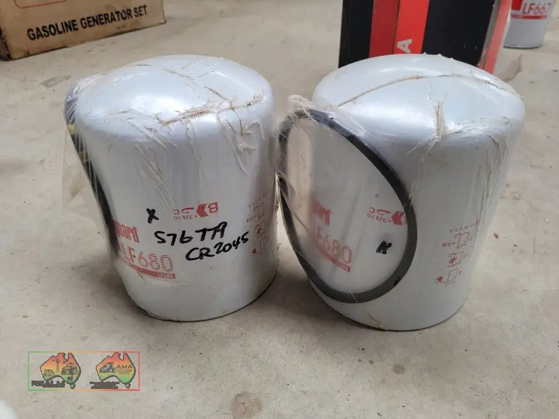 2x Fleetguard Oil Filter - LF680 - photo 3