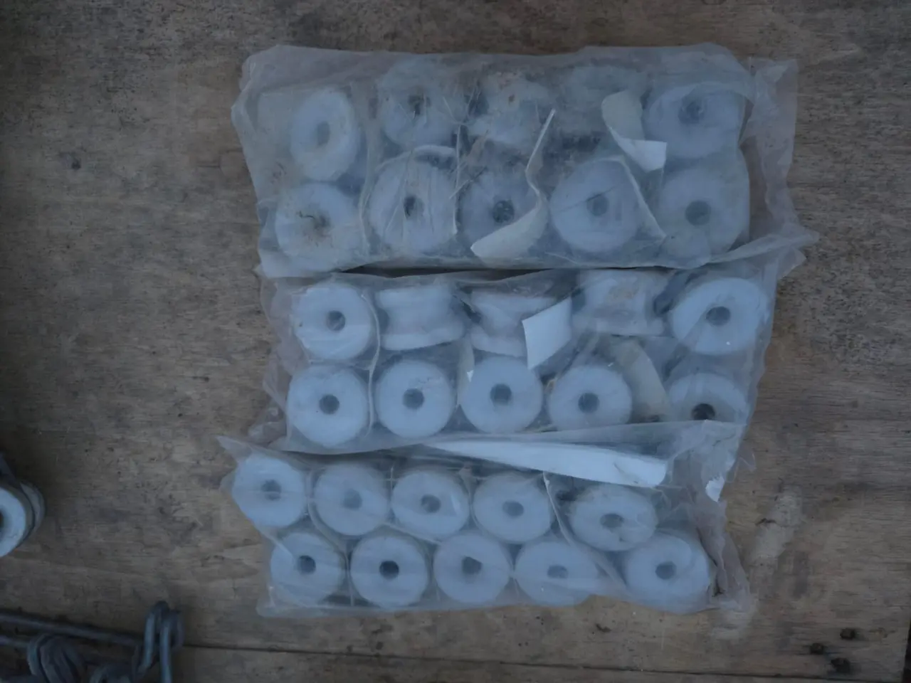 New - 30x Elec. Fence Porcelain Insulators - photo 2