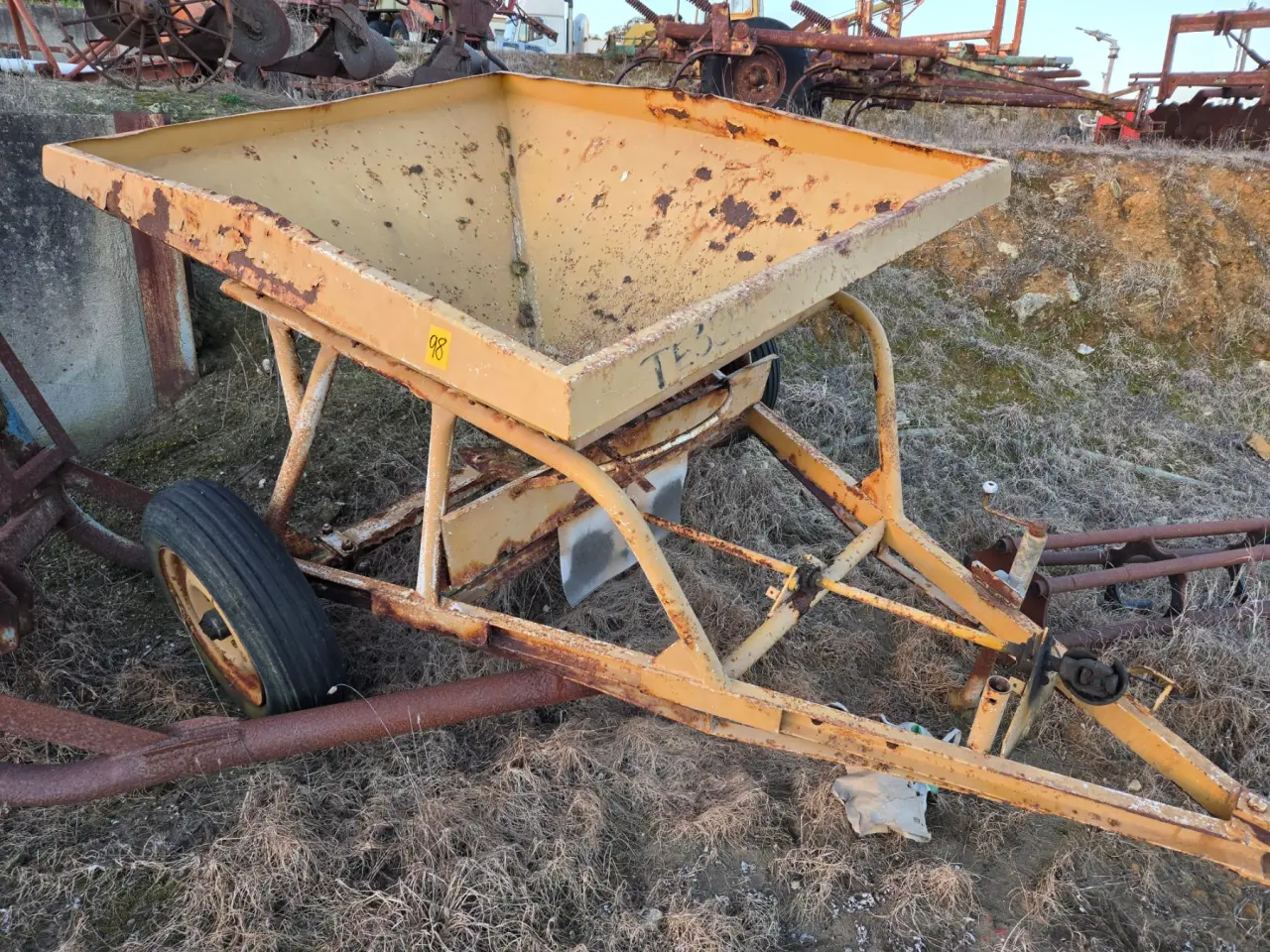 Trailing PTO Fert. Spreader - photo 2