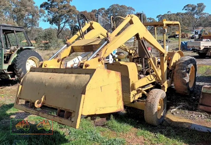 Ford 3400 Industrial Loader - photo 1