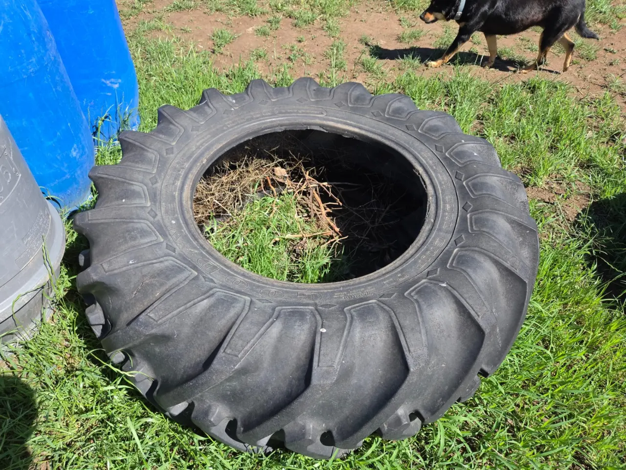 Used - 16.9-28 Tractor Tyre - photo 1