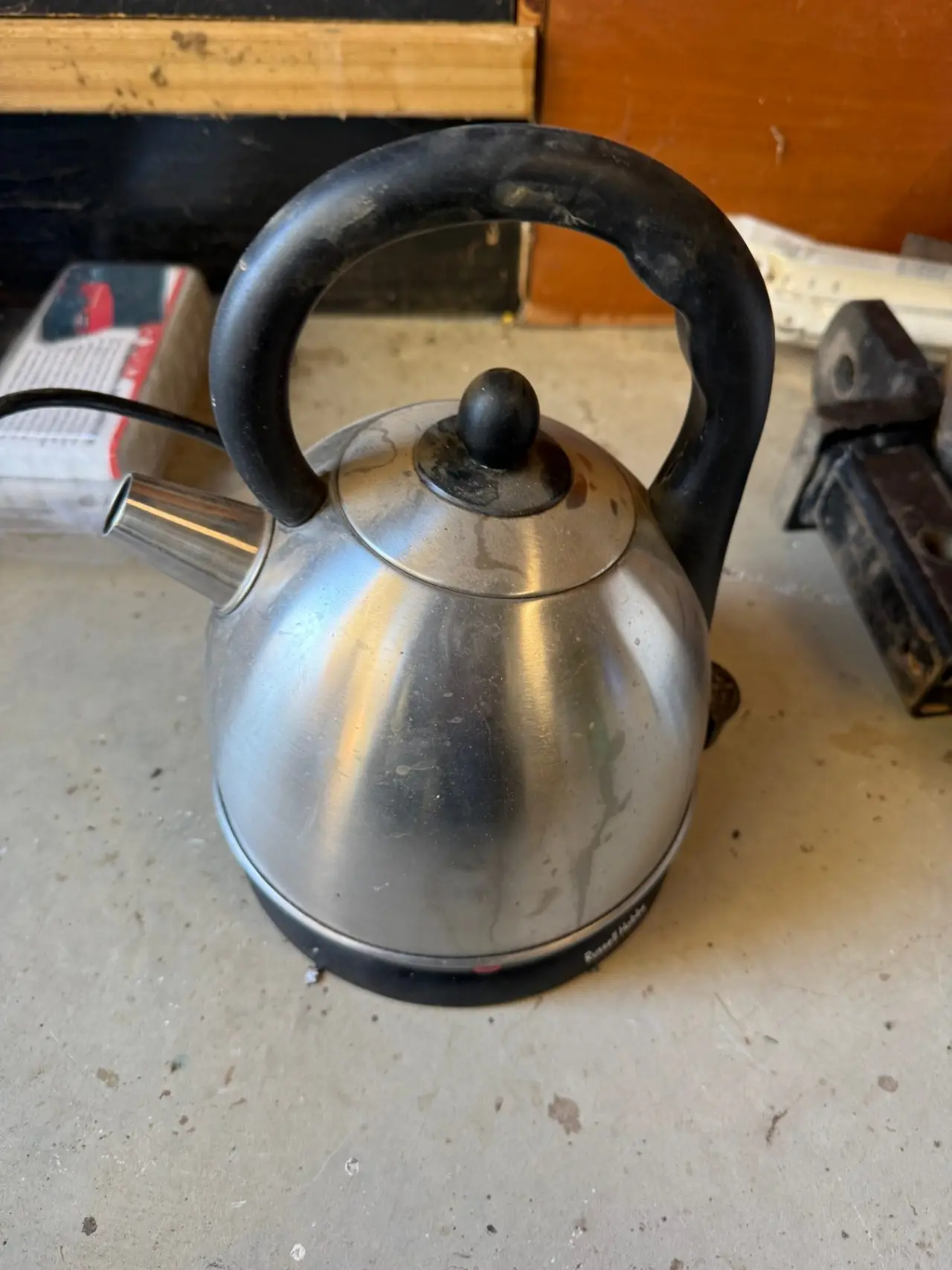 Working Russel/Hobbs electric kettle - photo 1