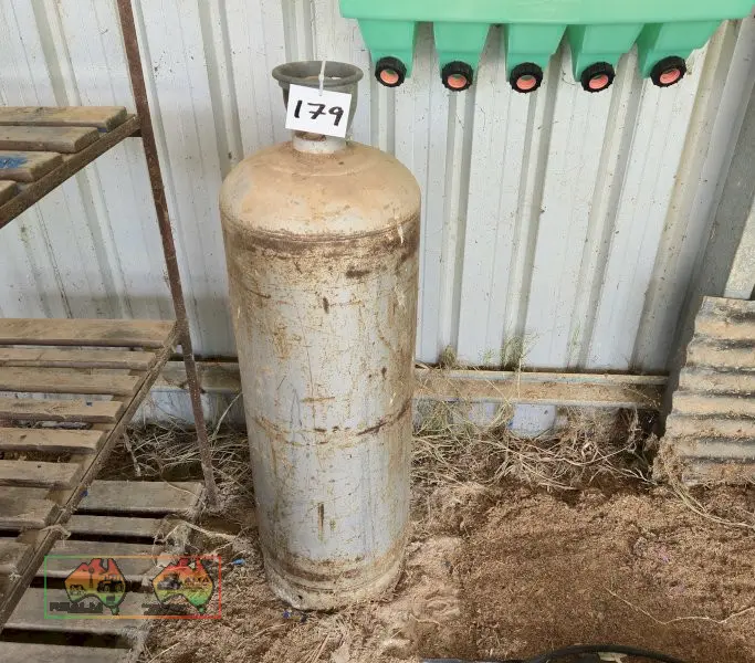 LPG Gas Cylinder - photo 1