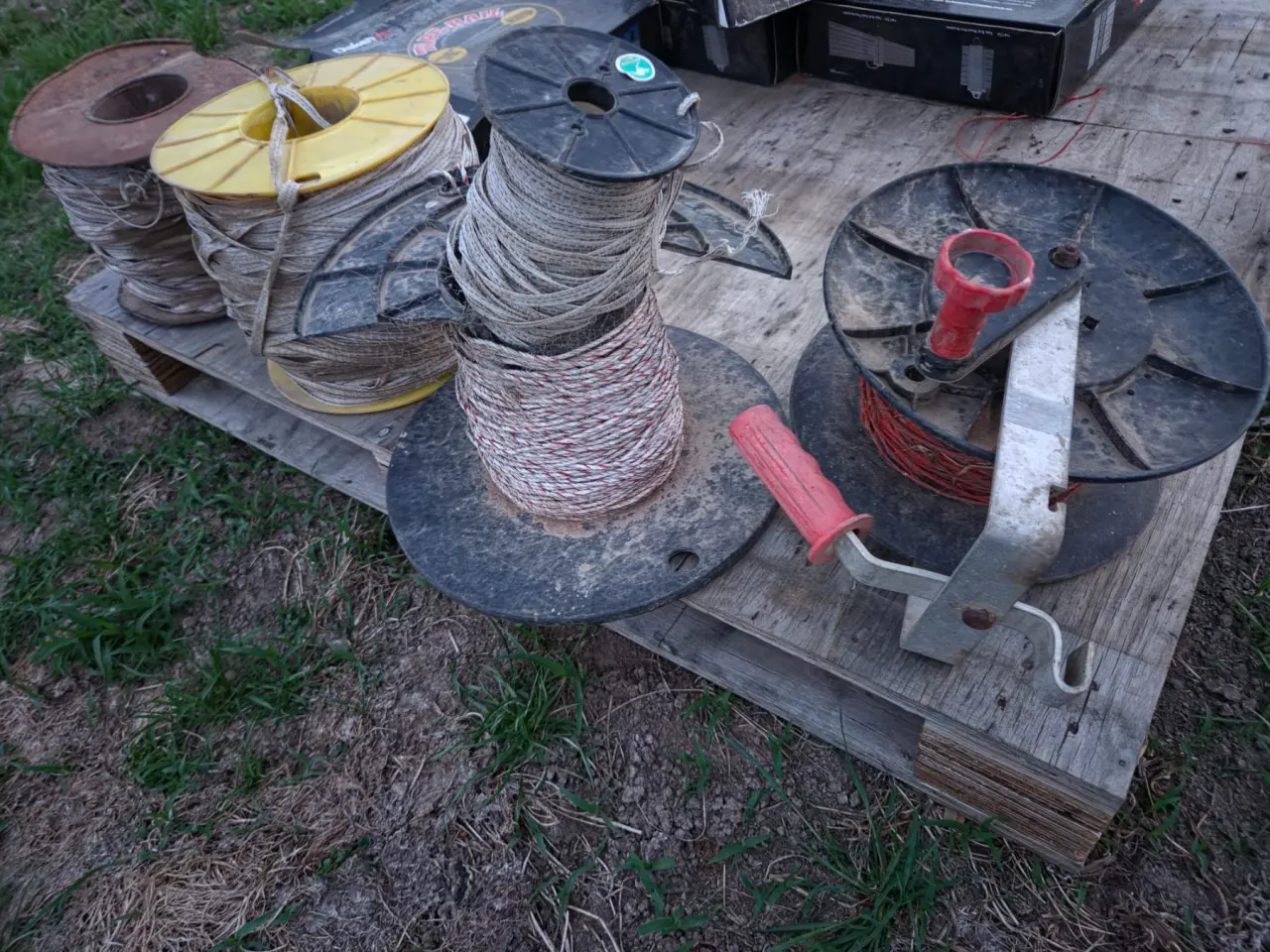 Used - Assorted Hotwire Tape & Wind-up Reel - photo 2