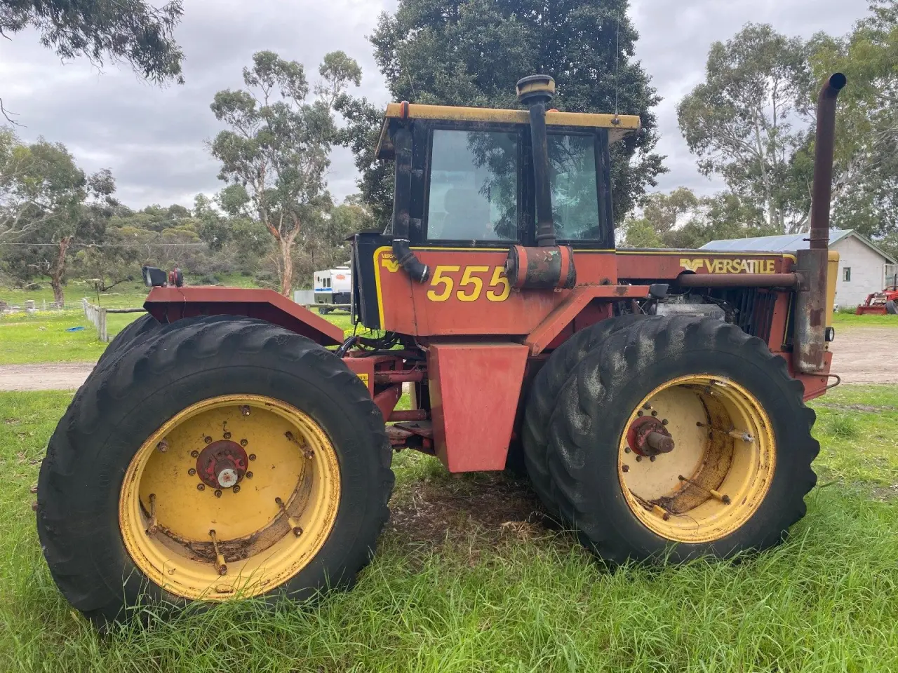 1980 Versatile 555 Tractor - photo 2