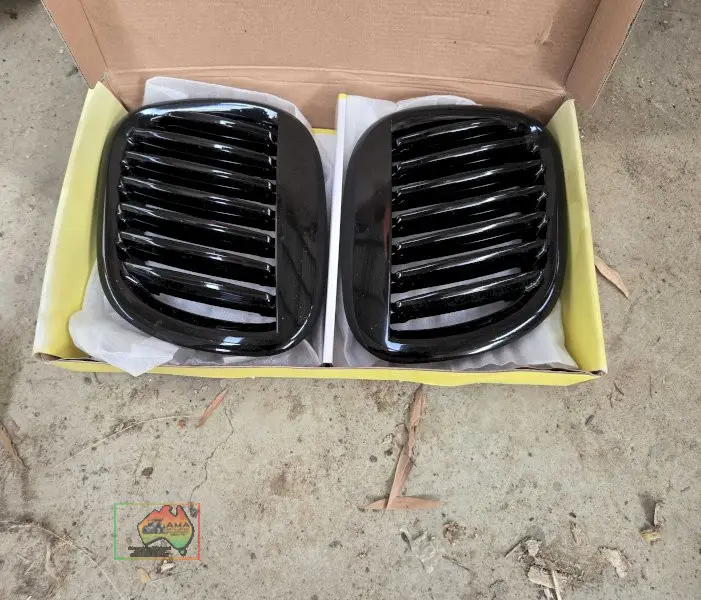 BMW Series 3 Front Inserts (New) - photo 1