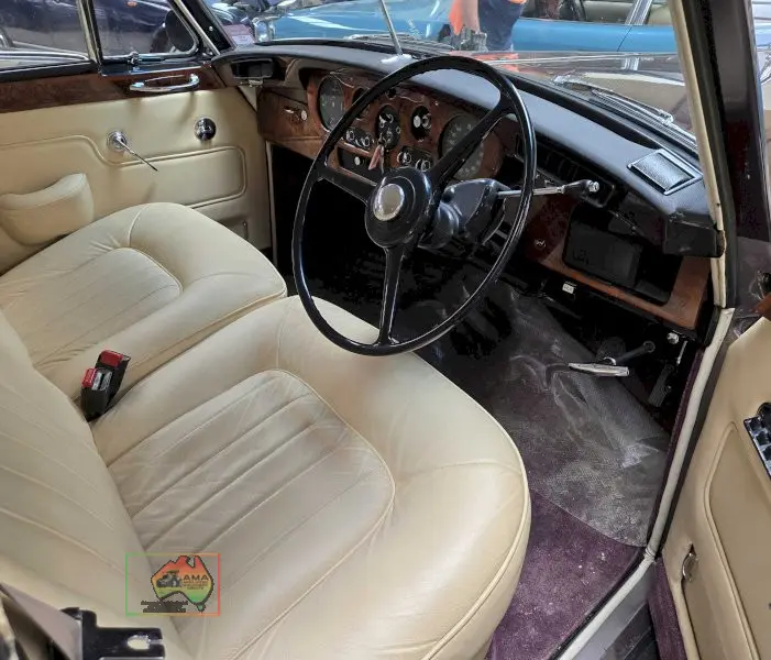 Fully Restored 1965 Silver Cloud III - photo 8