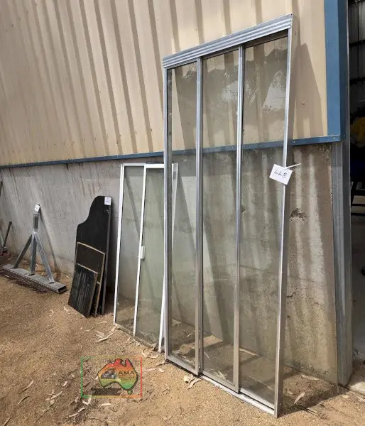 2x Alloy Shower Screens - photo 3