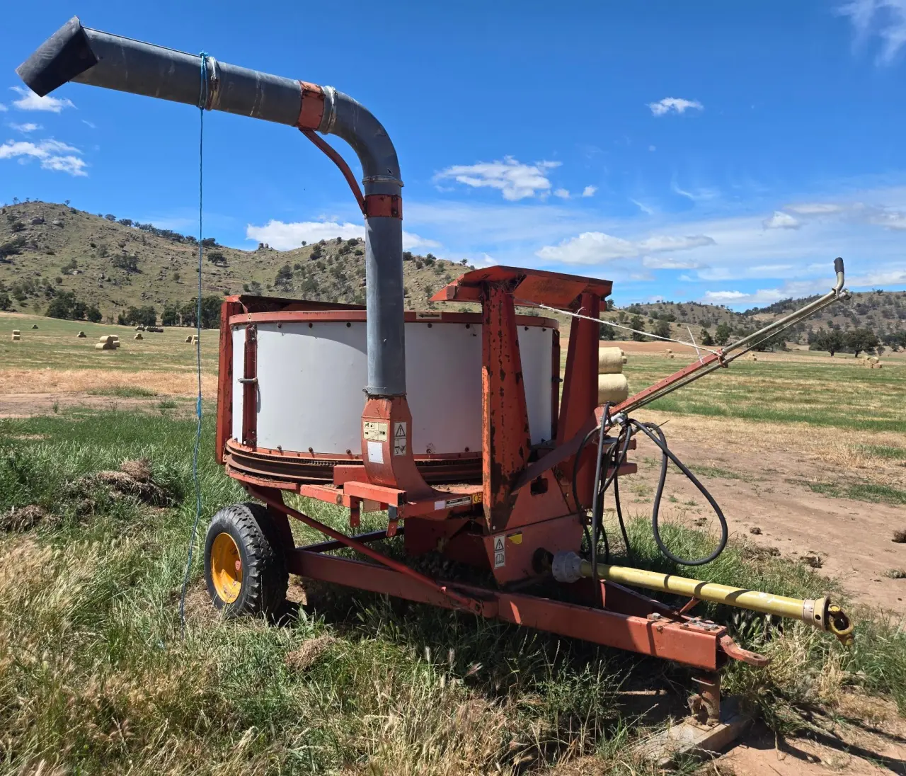 Used - Kverneland Rotary Hay Shredder - photo 2