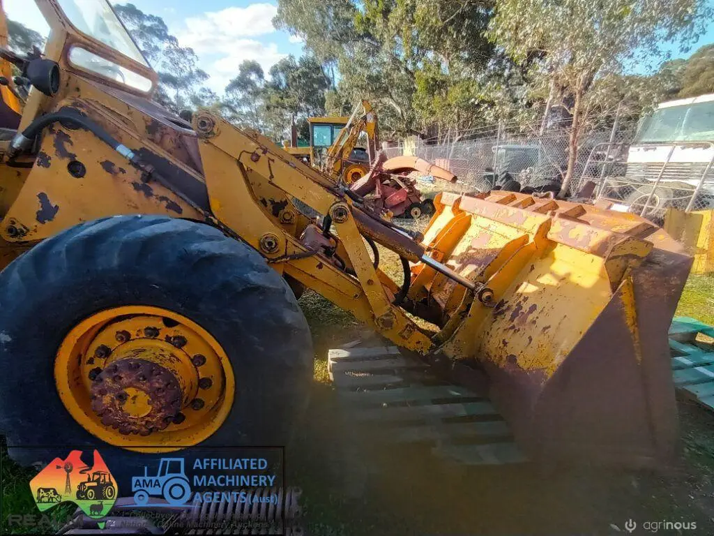 Case W10E Industrial Loader - photo 5