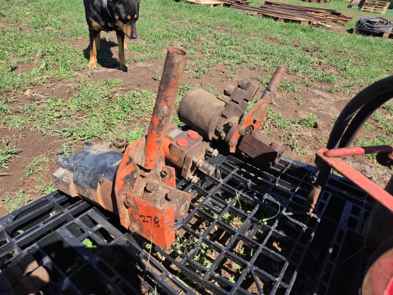 Used - 3x Hydraulic Drive Motors - photo 4