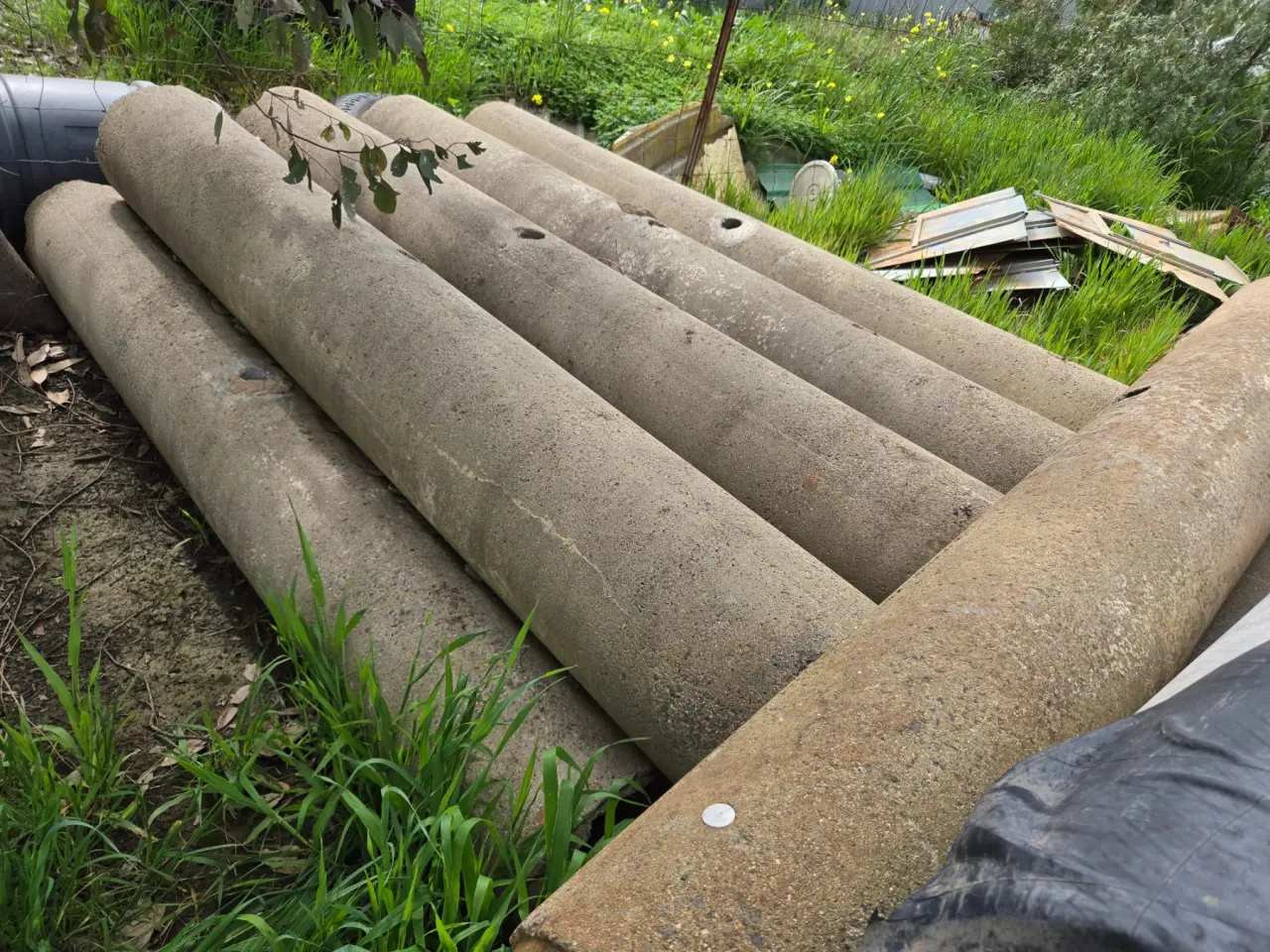 12x Used Concrete Pipes 8ft x 12in - photo 2