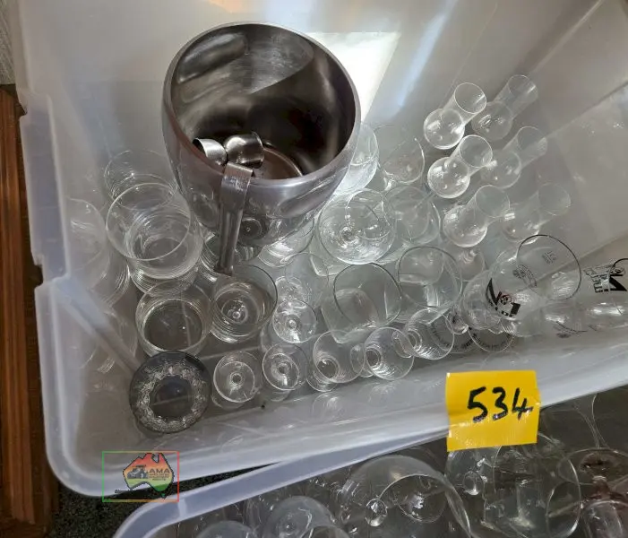 2x Tubs of Assorted Glassware - photo 4