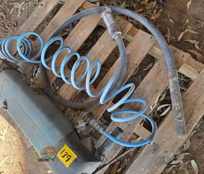 Air Operated Jack Hammer/Concrete Viabrator - photo 3