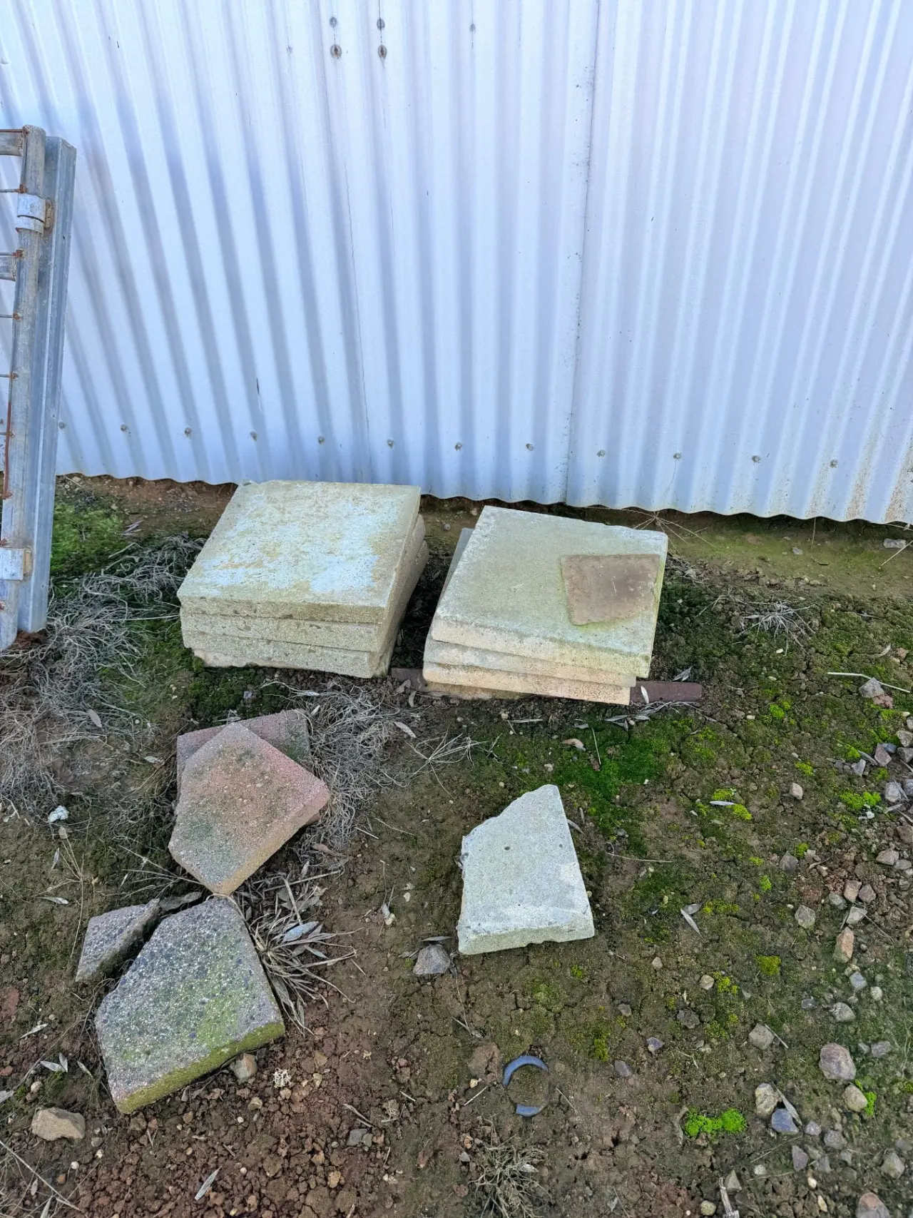Concrete mounting pads - photo 1