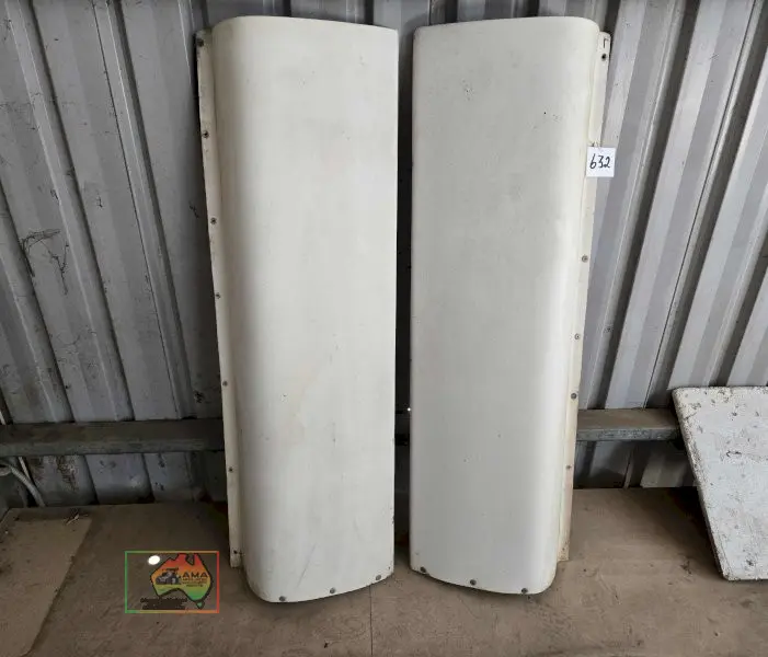 Pair of Wind Deflectors off Truck Horse Box - photo 1