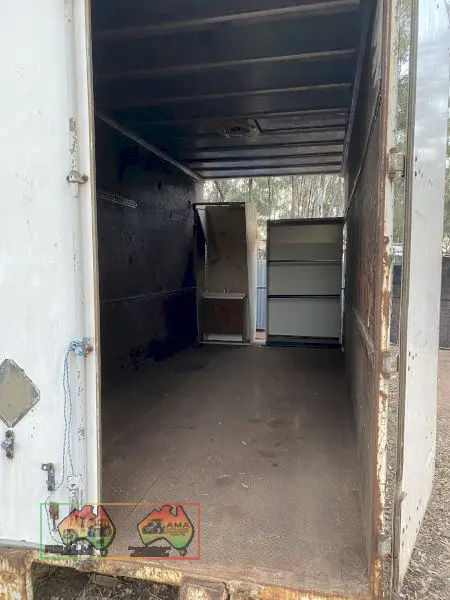 Van body - photo 4
