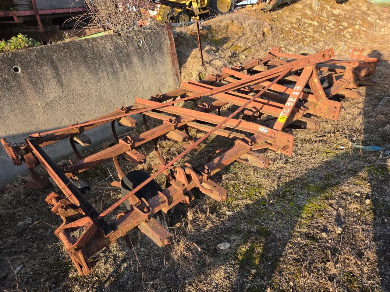 25 Tyne IH 3pl Cultivator - photo 1