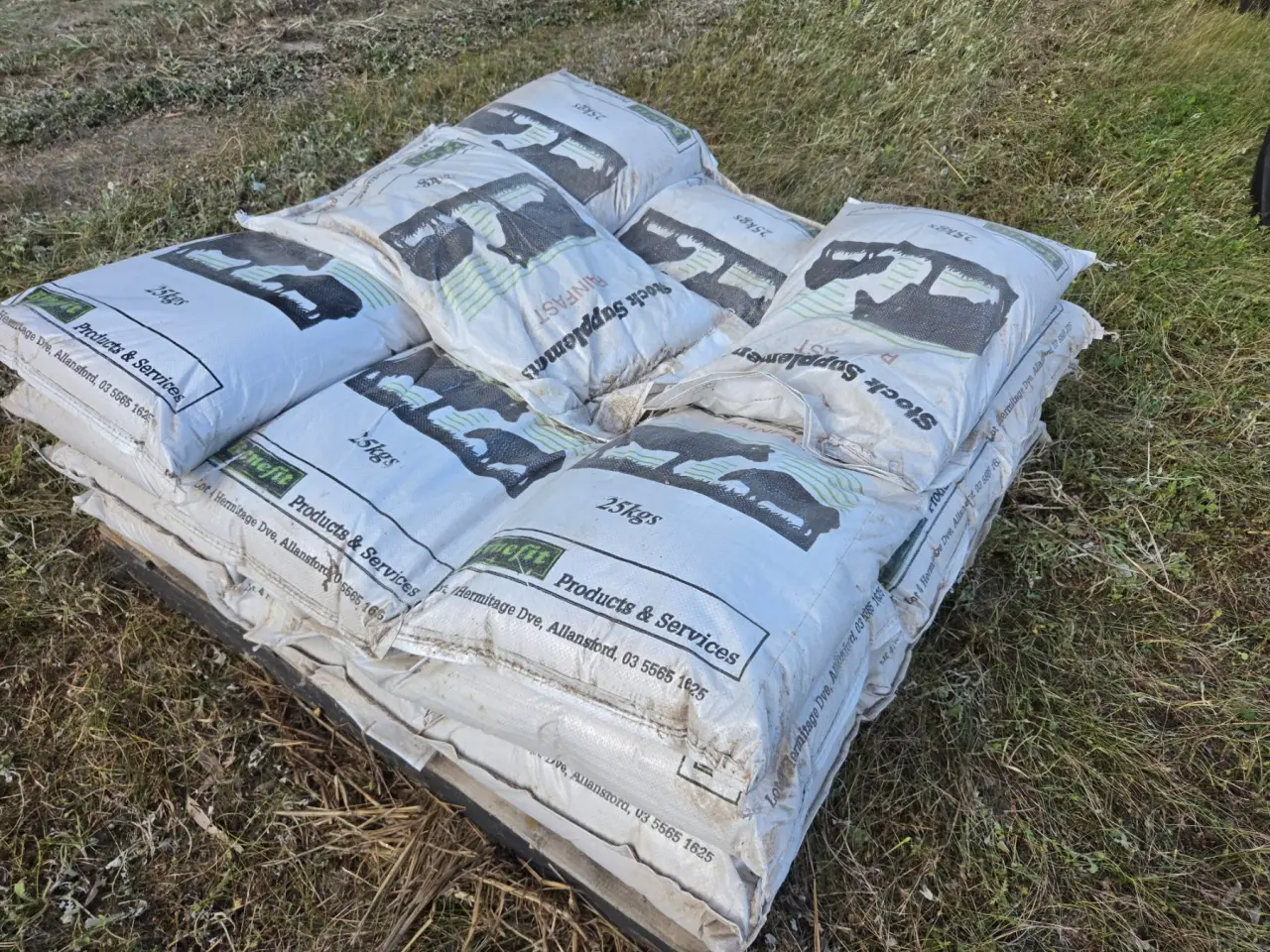 Used - 23x 25Kg Bags of Mineralised Salt Supplement - photo 4