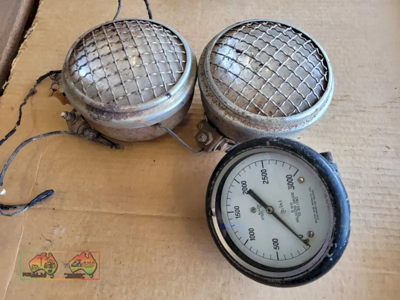 2x Tractor Headlights & Helicoid Gauge - photo 1