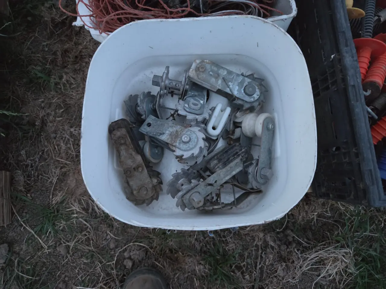 Used - Elec. Fence Insulated Wire Tensioners - photo 1