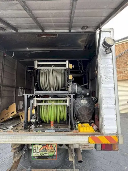 Isuzu NPR 300 with 31HP Vanguard Jet Blaster - photo 4