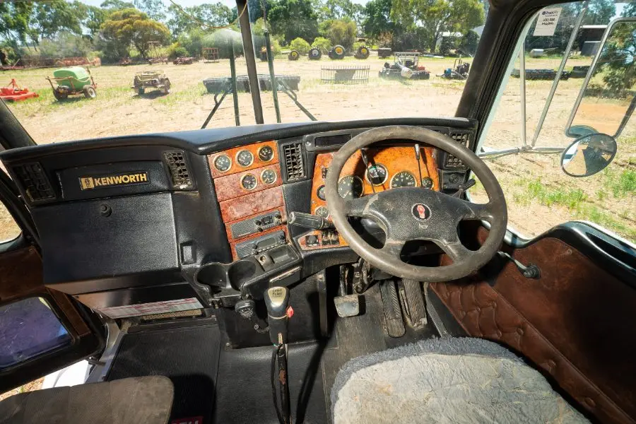 2005 Kenworth T404 Prime Mover - photo 8