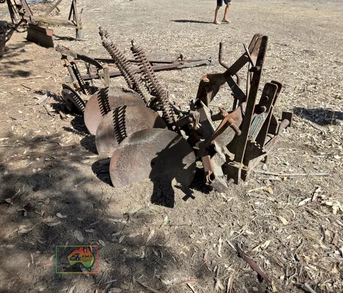 3 Disc Daniel Harvey Linkage Plough - photo 1