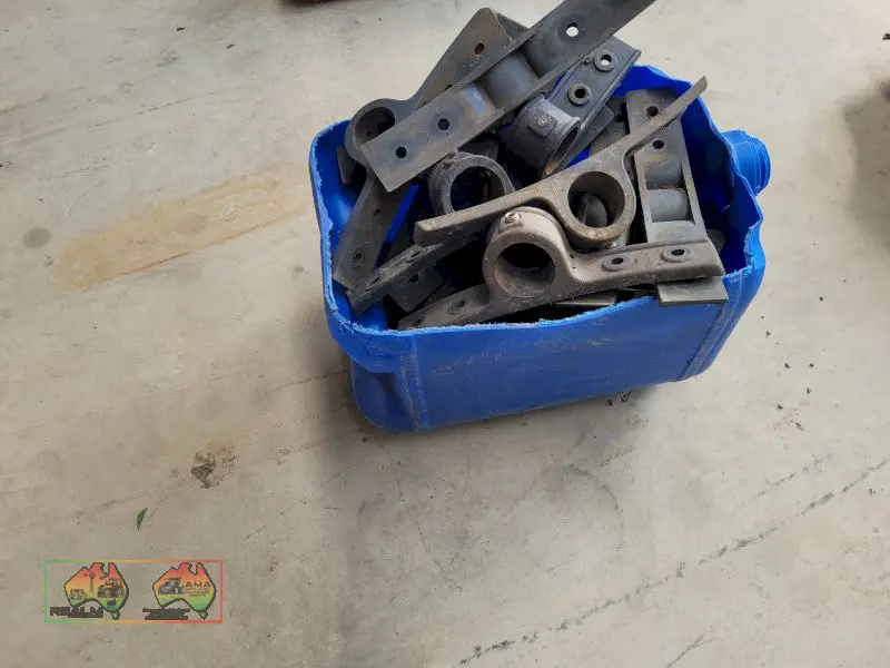 20x Plastic Mudguard Brackets & Backing Strips (Kyabram Vic.) - photo 3