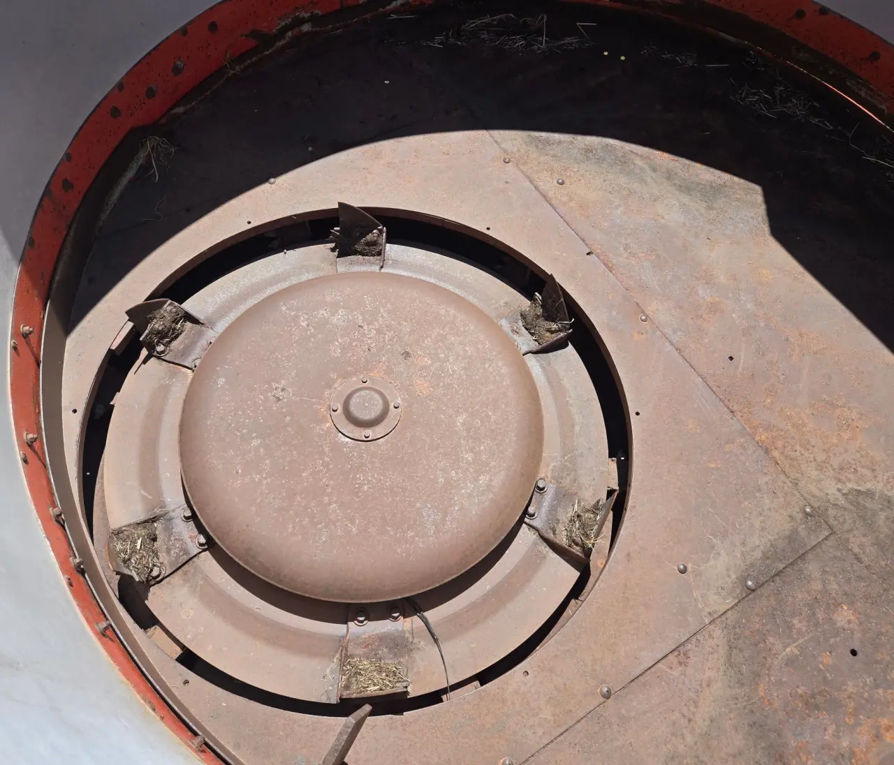 Used - Kverneland Rotary Hay Shredder - photo 8