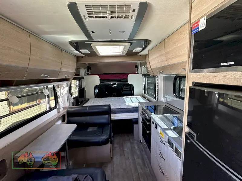 2018 Iveco Luxury Motorhome - photo 7