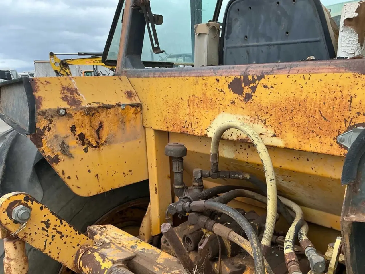 Chamberlain 4080 Tractor with FEL - photo 8