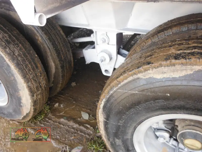 White Tag Pig Trailer with Hyd. Ramps - photo 7