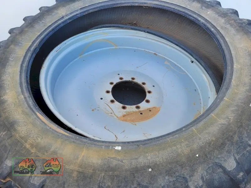 2x Row-crop Tractor Tyres & Rims - photo 3