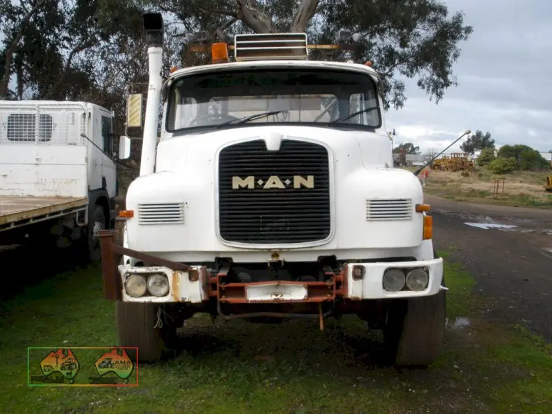 Man 4×4 Spray Truck - photo 2