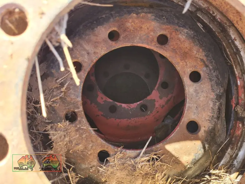 4x Truck 8 Stud Rims & Tyres (9.00/20) - photo 5