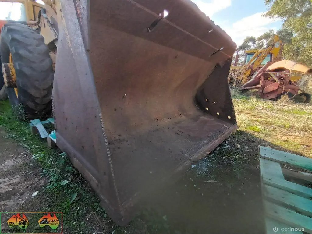 Case W10E Loader - photo 8