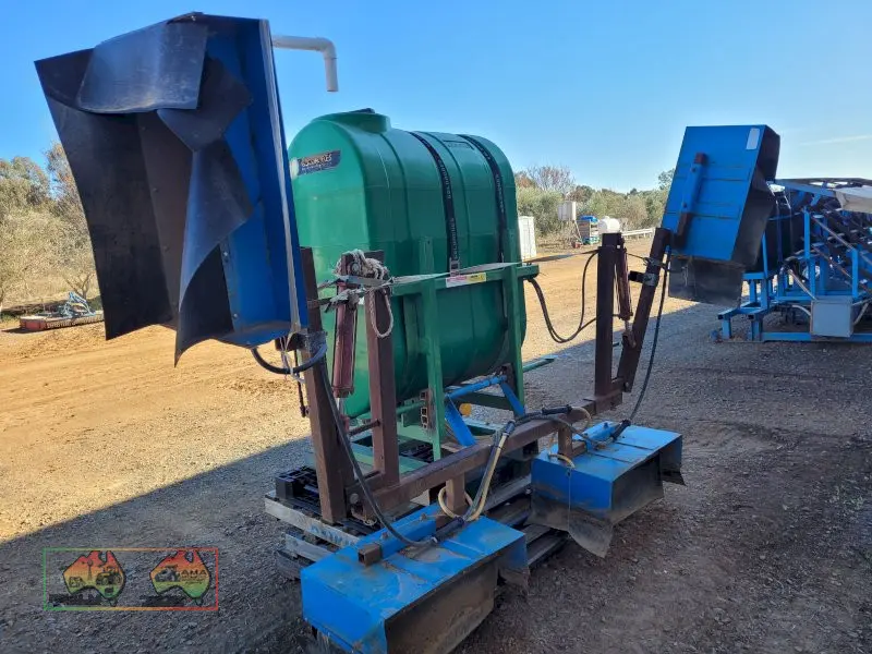 3pl, 1,000Ltr Gold-Acres Shielded Inter-row Sprayer - photo 2