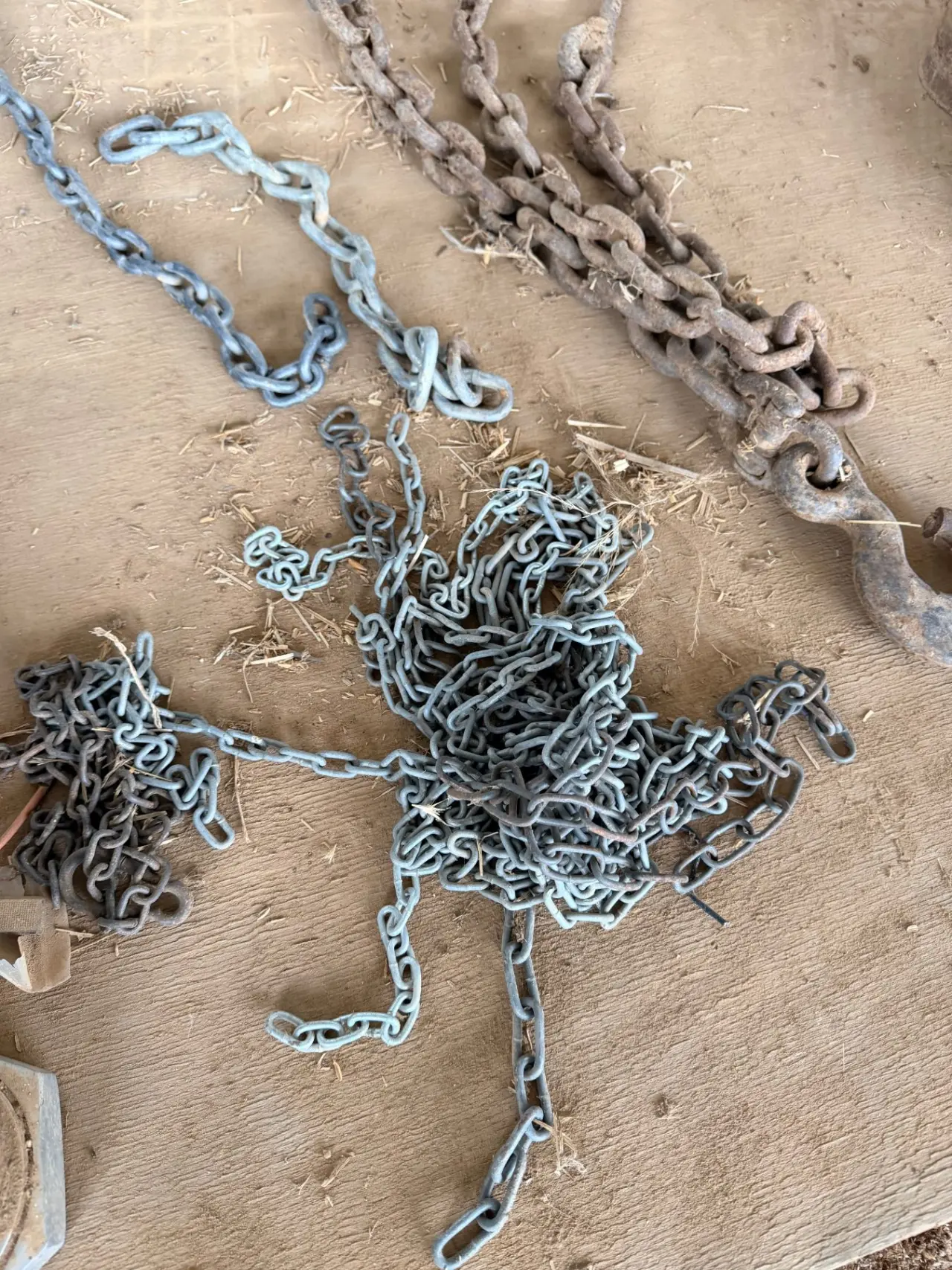 Various lengths of assorted size chain and heavy drag chain - photo 2