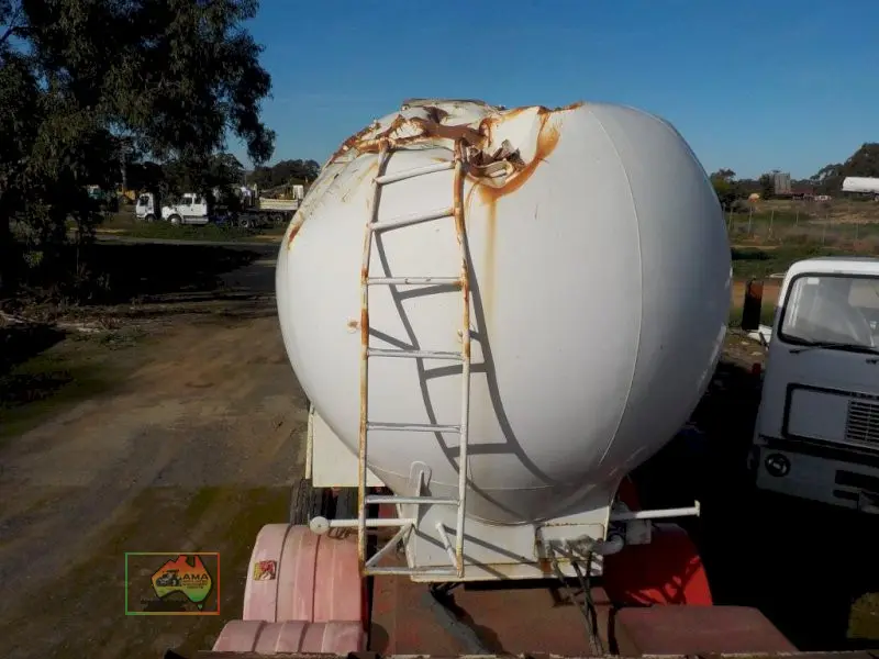 Farm Water Tanker (Damaged) - photo 5