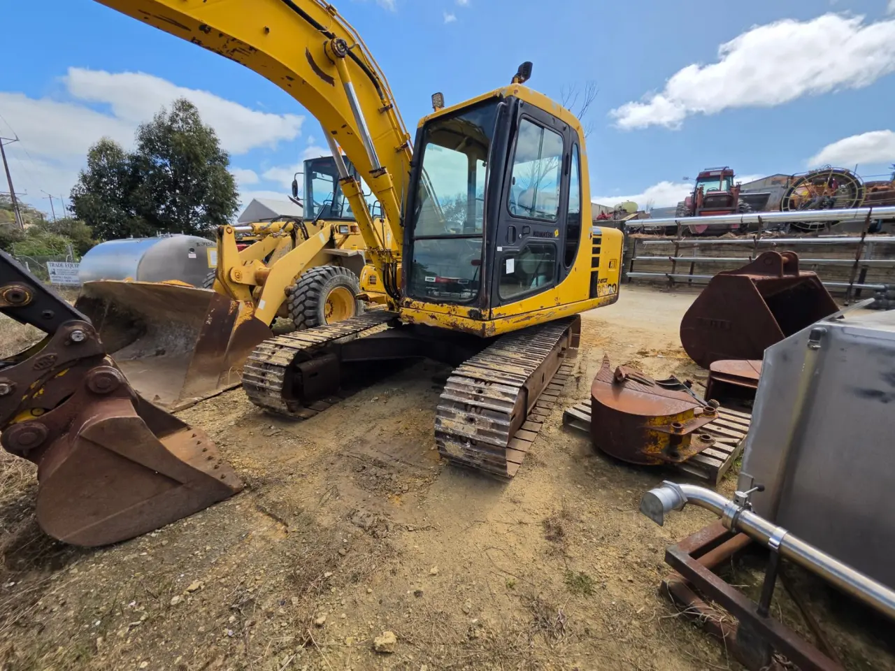 Komatsu PC-120 Excavator - photo 4