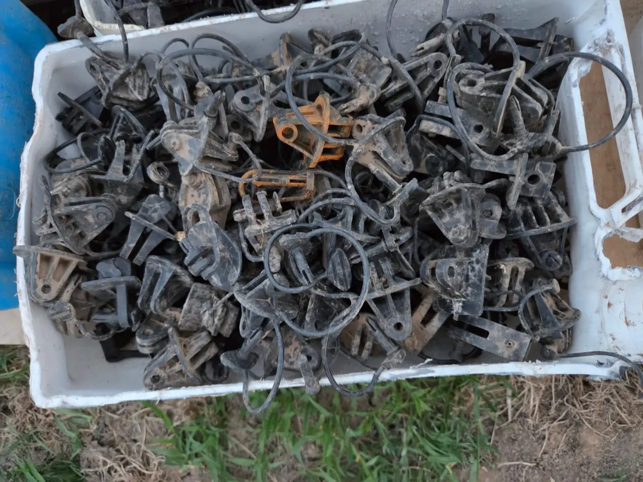 Used - Bucket (E) of Electric Fence Insulators - photo 2