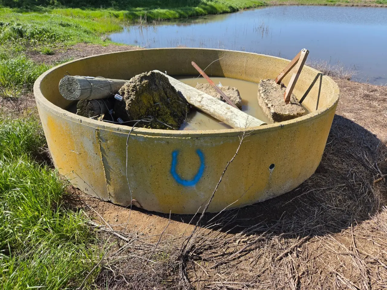 10ft Stock Trough (U) - photo 1