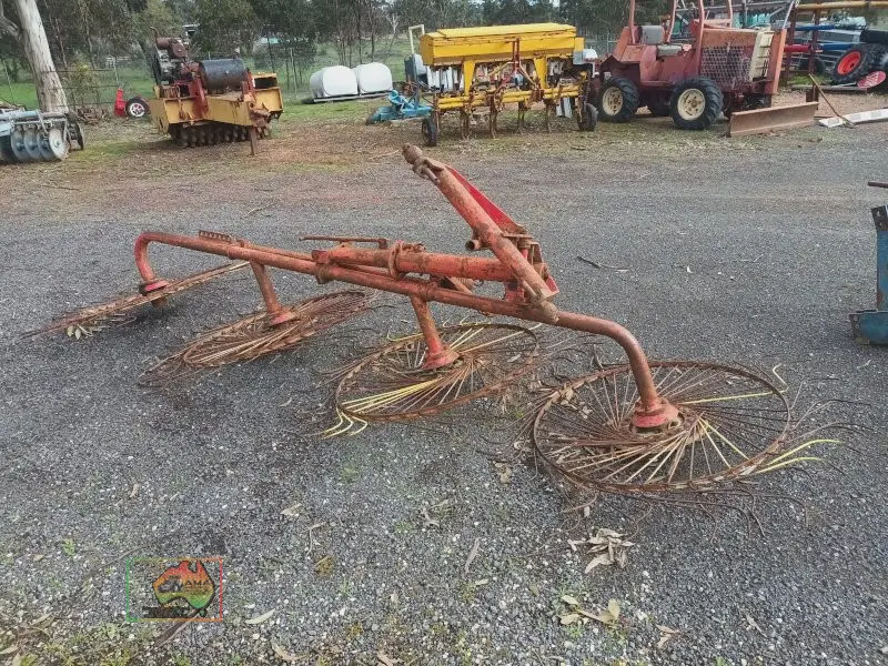 Vicon 4 Wheel 3pl Hay Rake - photo 1