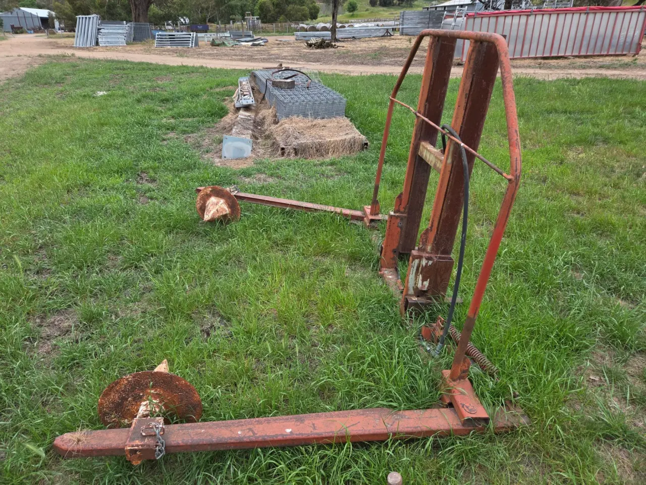 Used - 3pl Hay Roll-out Grab - photo 5