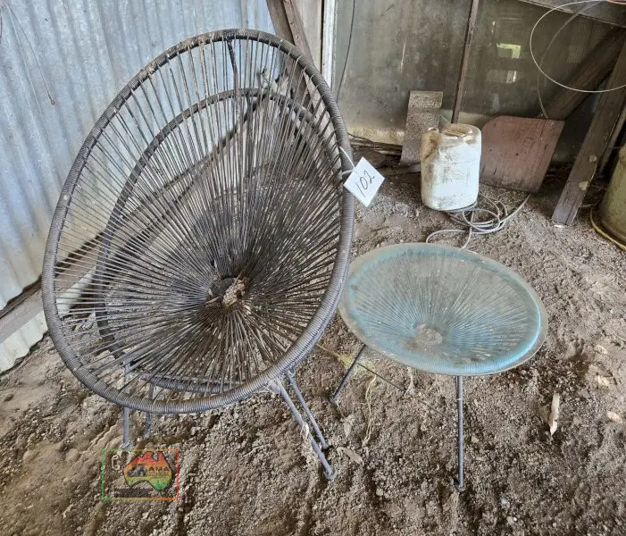 2x Cane Chairs & Glass Coffee Table - photo 1