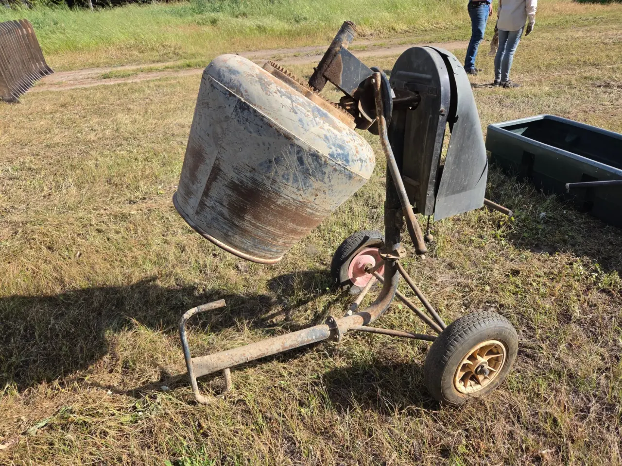 Used - 240v Electric Cement Mixer - photo 1